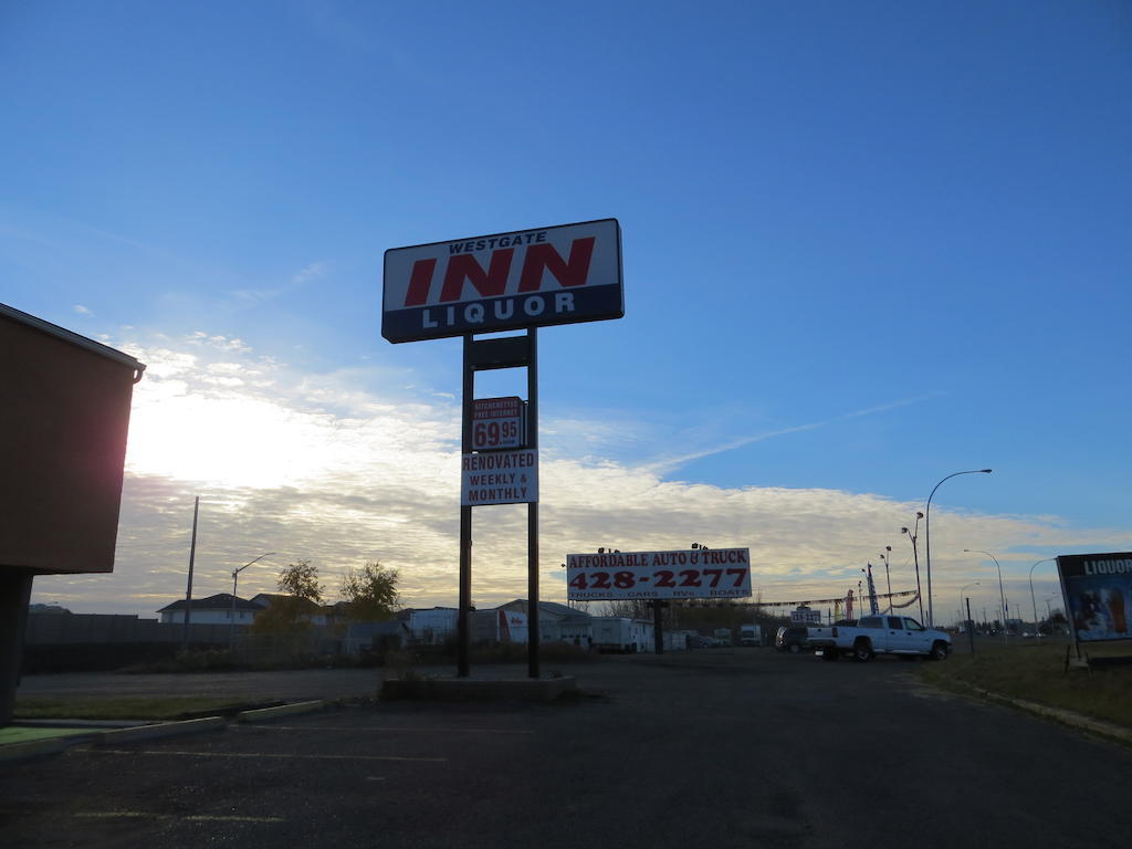 Westgate Inn Edmonton Exterior photo